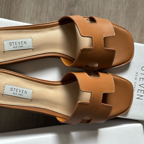 STEVE MADDEN Haydn Sandal - Picture 2 of 3